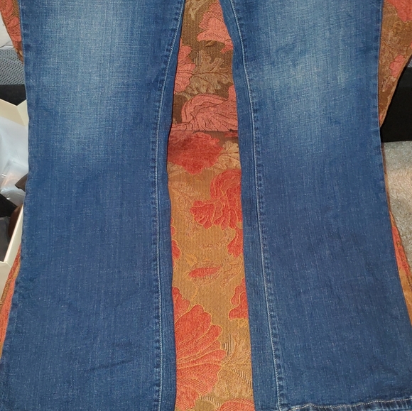 Levi's - Picture 4 of 10